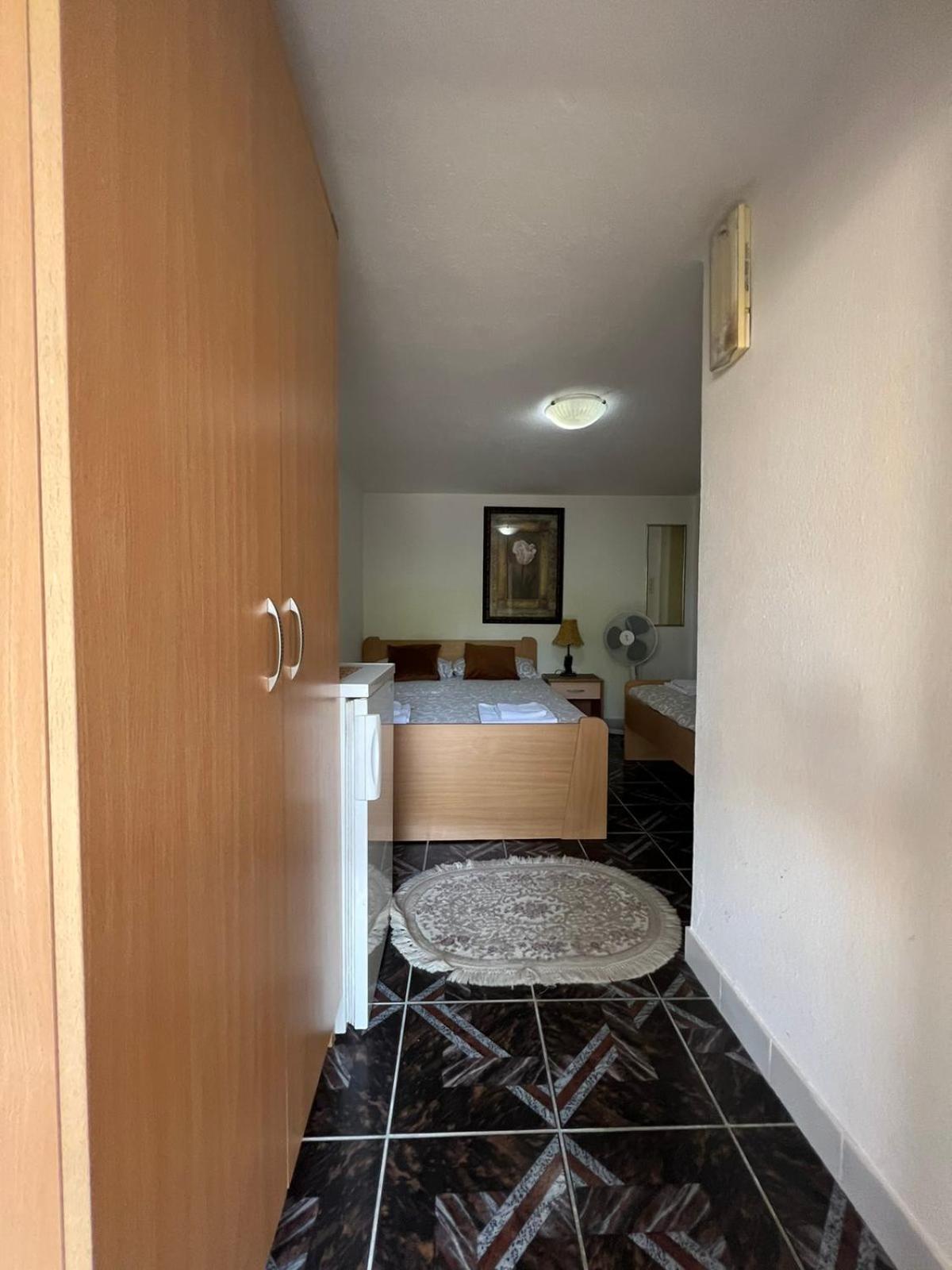 Apartments Moracanin ซูโตมอเร ภายนอก รูปภาพ