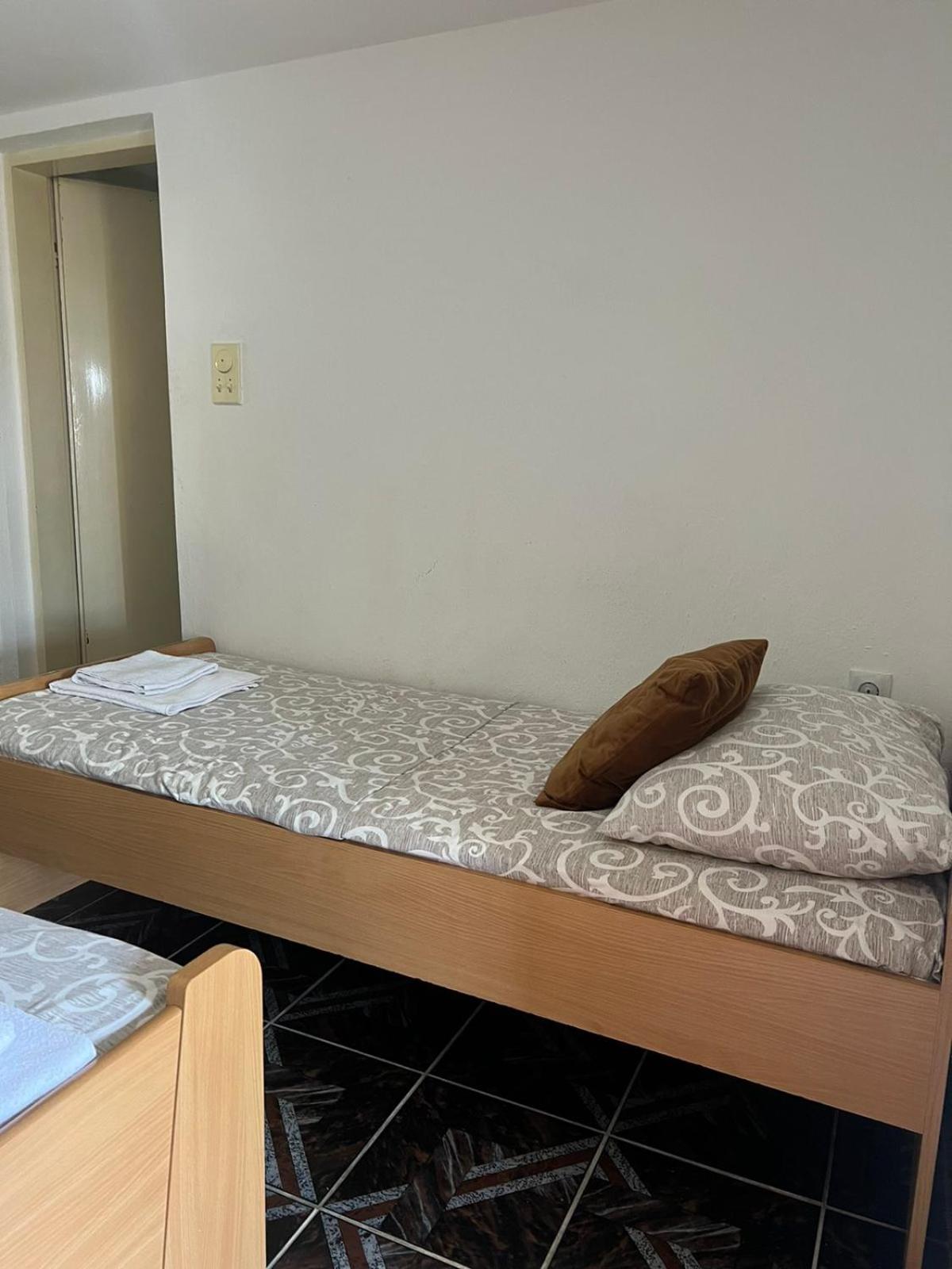 Apartments Moracanin ซูโตมอเร ภายนอก รูปภาพ